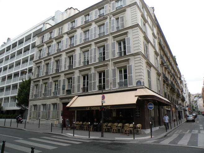  le News Café, rue d'Assas